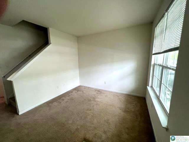 Building Photo - 974 King Way
