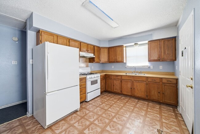 Building Photo - 406 E 34th St