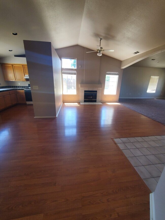 Building Photo - All Cleaned Up!