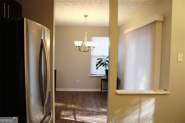 Building Photo - 4879 Ardsley Dr