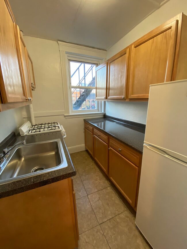 Building Photo - 1185 Boylston St