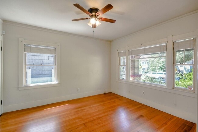 Building Photo - Mid Town 2 Bedroom 2 Bathroom 1260 Sqft. B...