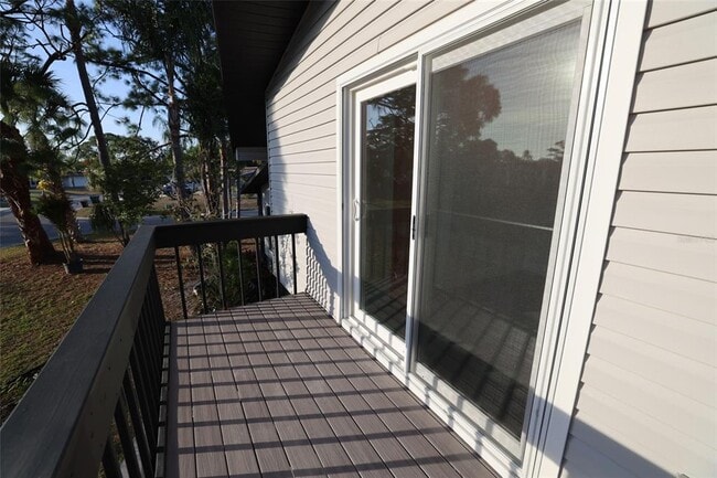 Building Photo - 5667 Creekwood Dr