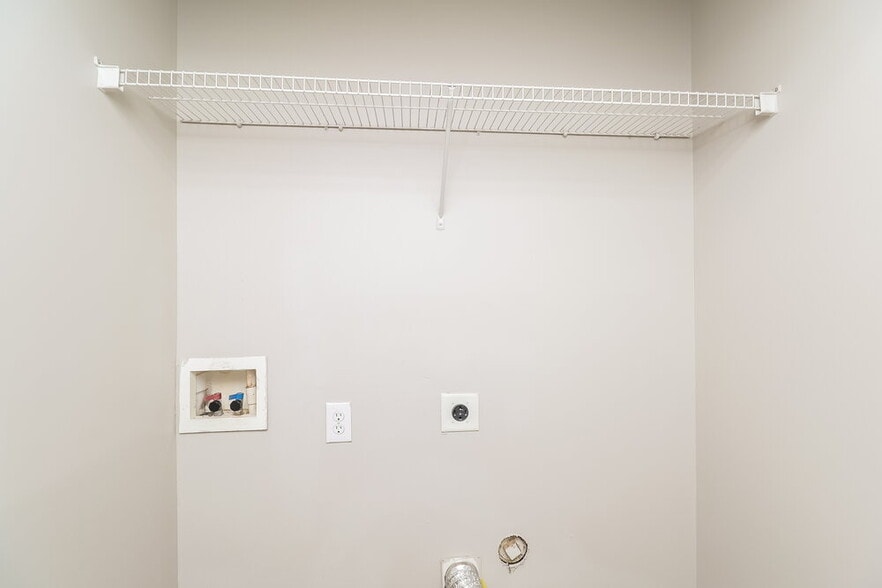 Building Photo - 1641 Galesburg St