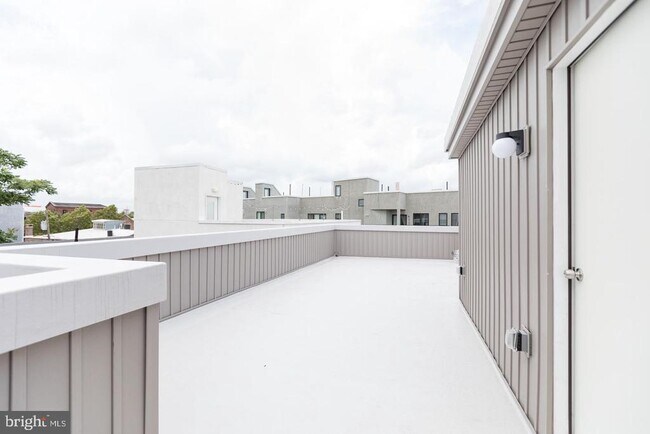 Building Photo - 2230 Frankford Ave