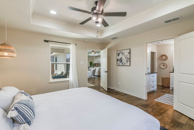 Building Photo - 3230 Creek Side Dr