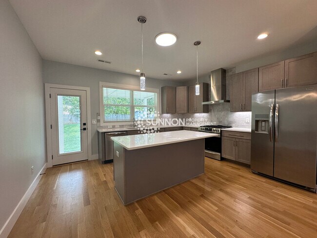 Building Photo - Gorgeous Updated 4 Bedroom Ranch Home
