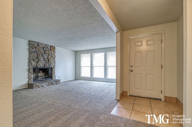 Building Photo - Fully Renovated 3 Bed 2 Bath Home in Mount...