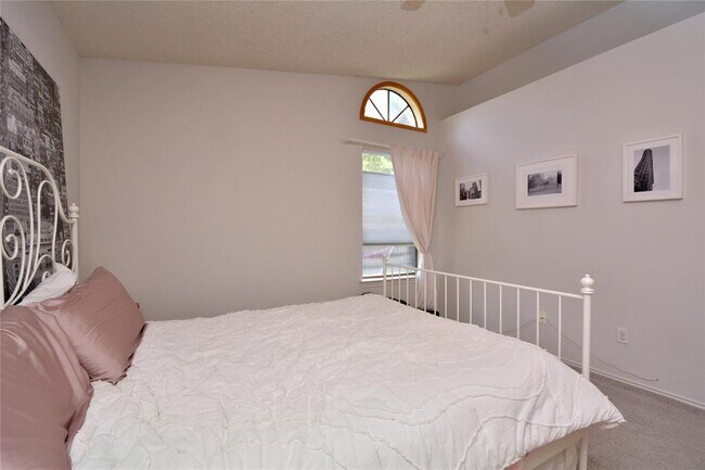 Building Photo - 3013 Cottonweed Trail