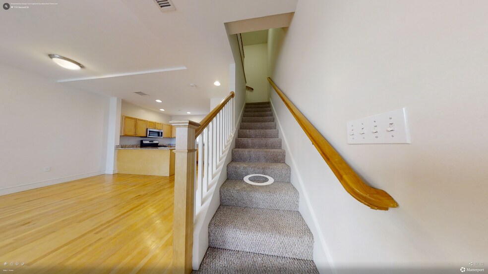 Building Photo - 10 2nd St