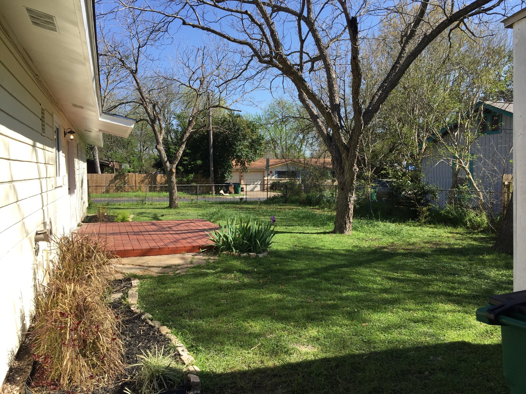 Building Photo - 1405 Green Forest Dr