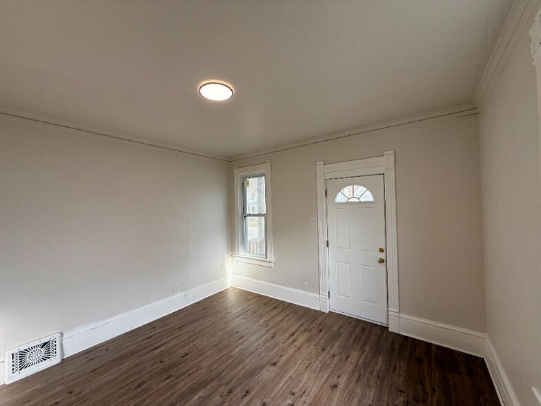 Building Photo - 1614 N 12th St