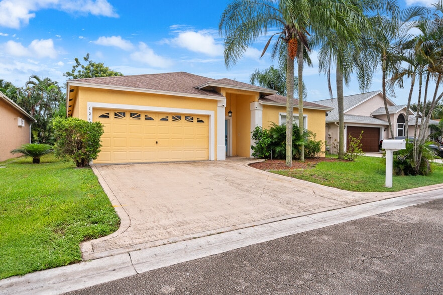 Building Photo - 1242 Olympic Cir