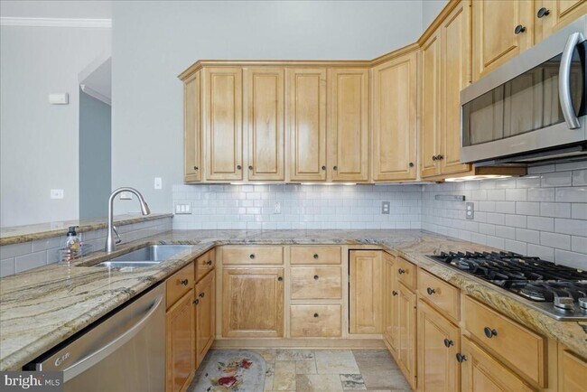 Building Photo - 10249 Winged Elm Cir
