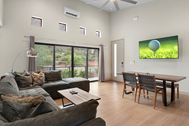 Building Photo - 30 Moondance Ln