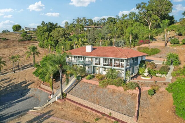 Building Photo - 2908 Lakemont Dr