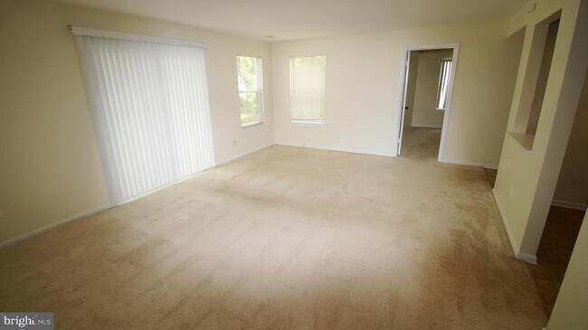 Building Photo - 2602 Beacon Hill Dr