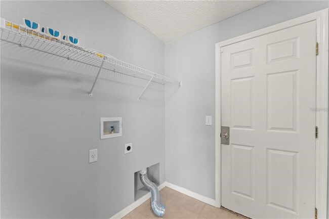 Building Photo - 408 Magpie Ct