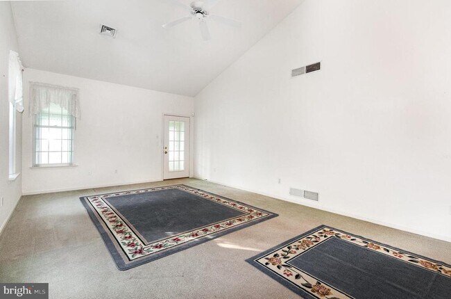 Building Photo - 660 Springhouse Ln