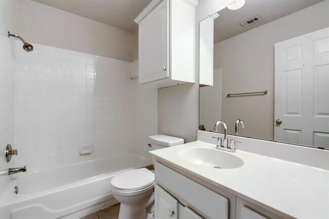Building Photo - 4447 Bremner Dr