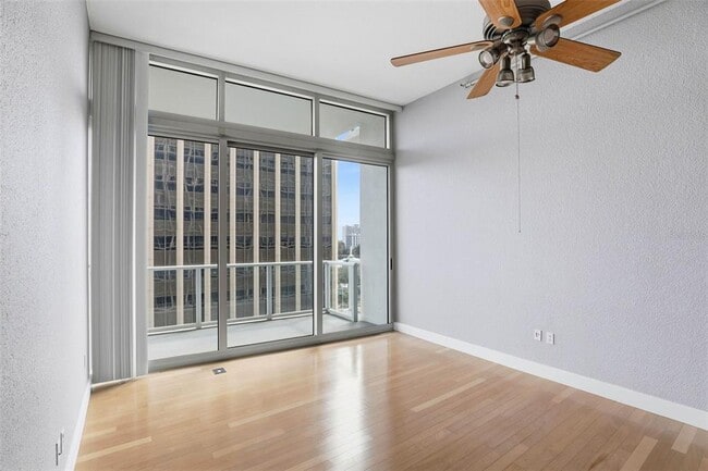 Building Photo - 150 E Robinson St