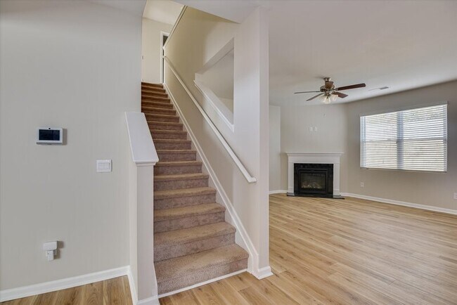 Building Photo - 6099 Whitewater Dr