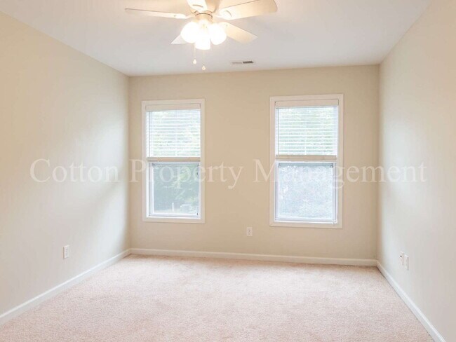 Building Photo - 110 Roughleaf Trail