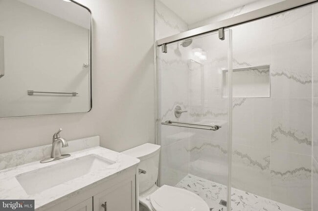 Building Photo - 1382 Almond Dr