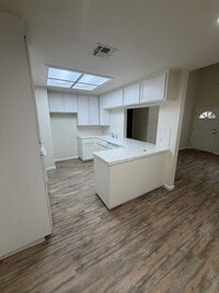 Building Photo - Home for rent