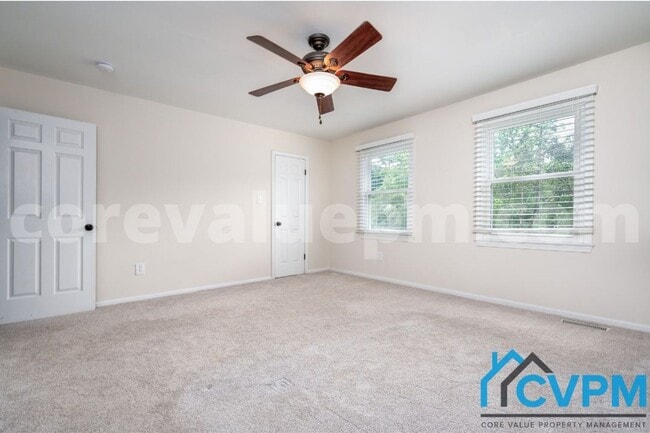 Building Photo - 400 Colonial Ridge Ln