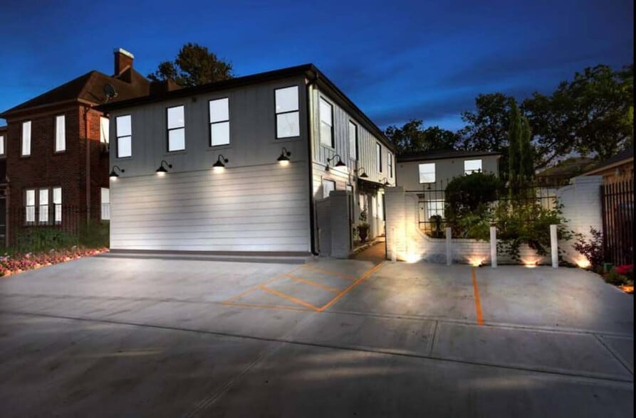 Building Photo - 2620 Arbor St