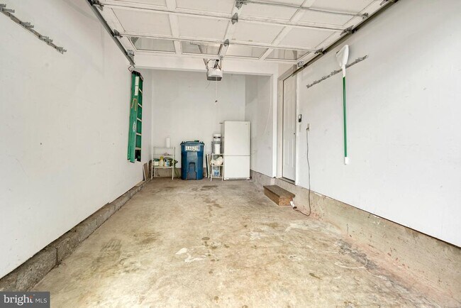 Building Photo - 44030 Gala Cir
