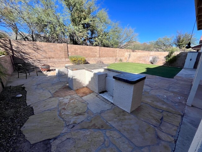 Building Photo - North East- 5 bedroom/ 2.5 bathroom single family home