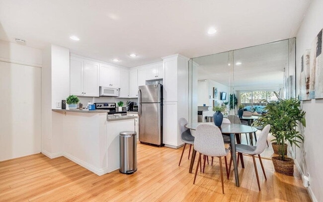 Building Photo - "Chic 1-Bed Sanctuary with Marble Touches ...