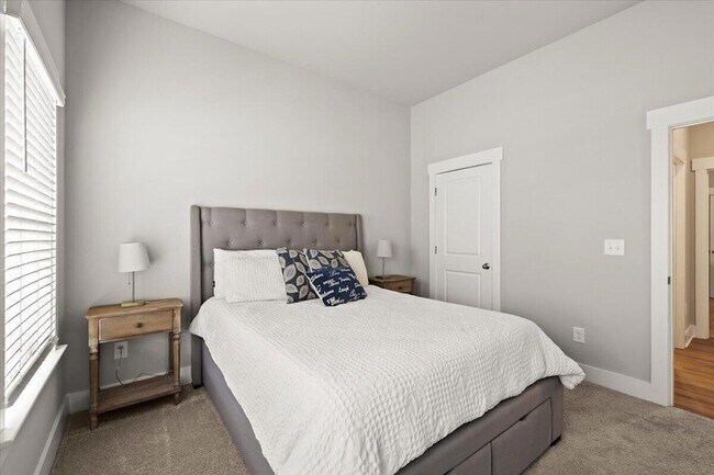 Building Photo - 2093 Firelight Wy