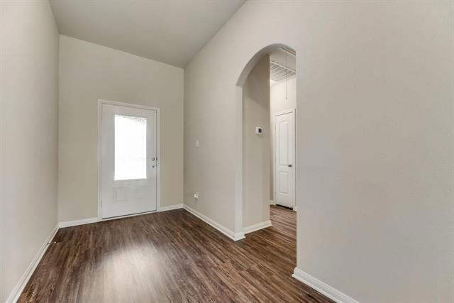 Building Photo - 5500 Persimmon Dr