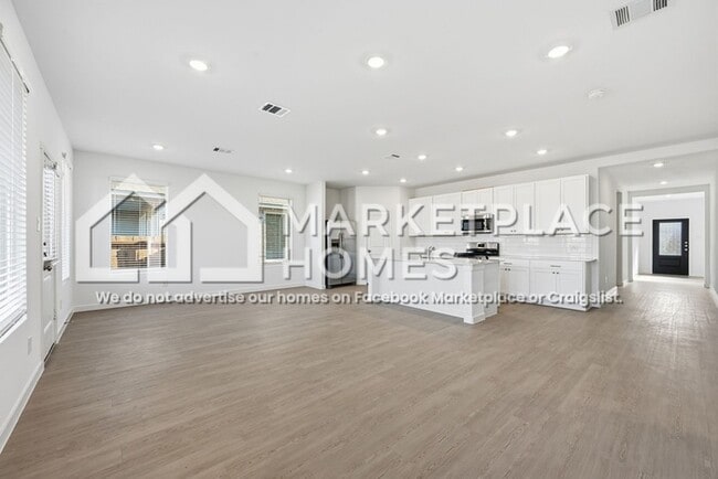 Building Photo - 1220 Ponchartrain Dr