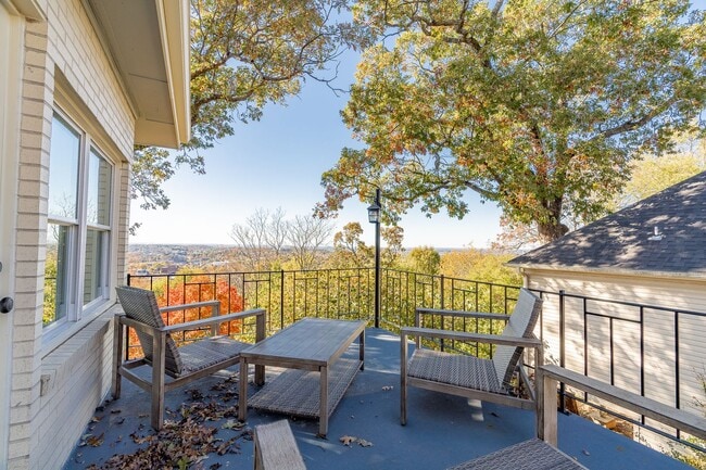 Building Photo - WHAT A VIEW!!! FULLY FURNISHED 5 BEDROOM & 4 BATH ON TOP OF MOUNT SEQUOYAH!!!