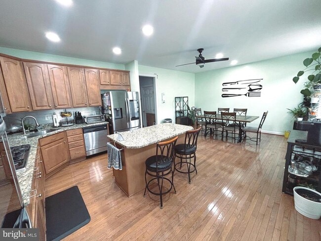 Building Photo - 3120 King Ln