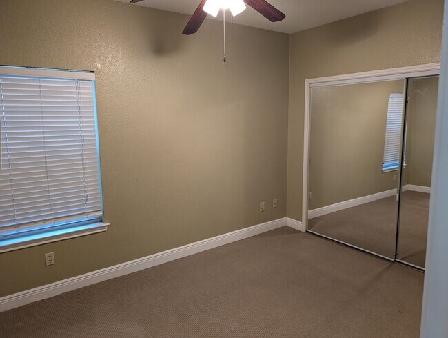Building Photo - Creekridge - Hyde Park - 45 / Duval - Excl...