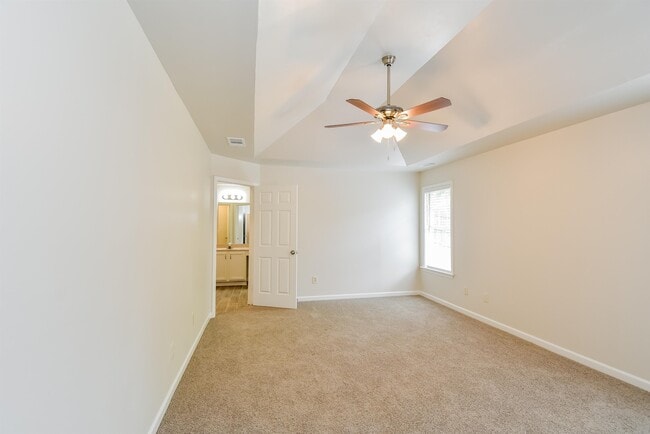 Building Photo - 5530 Millers Glen Ln