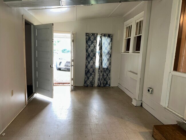 Building Photo - 416 N Tillman St