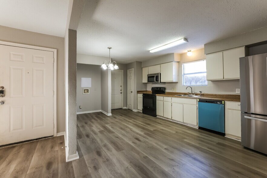 Building Photo - 5606 Drakestone Blvd
