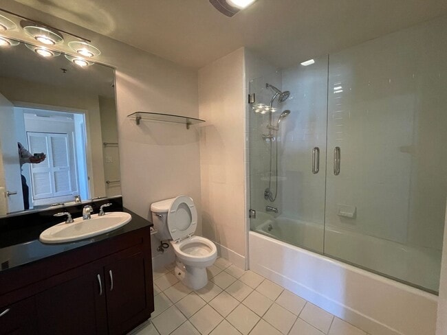 Building Photo - Wonderful Jr 1 bedroom 1 bath at The Beaco...