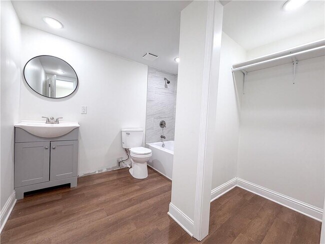 Building Photo - 1051 Lubel Ave