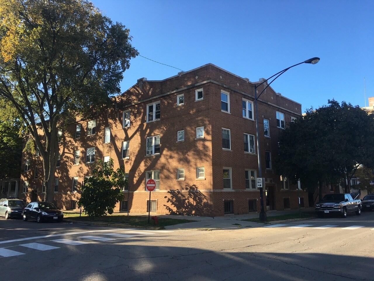 Building Photo - 5632 N Ashland Ave