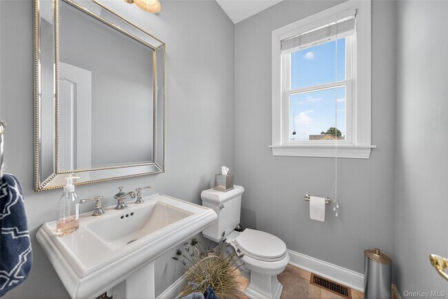 Building Photo - 11 Dorian Way