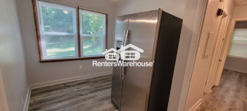 Building Photo - 2842 Marco Dr NW