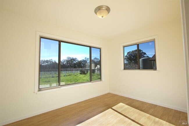 Building Photo - 201 (20300 Arnold)