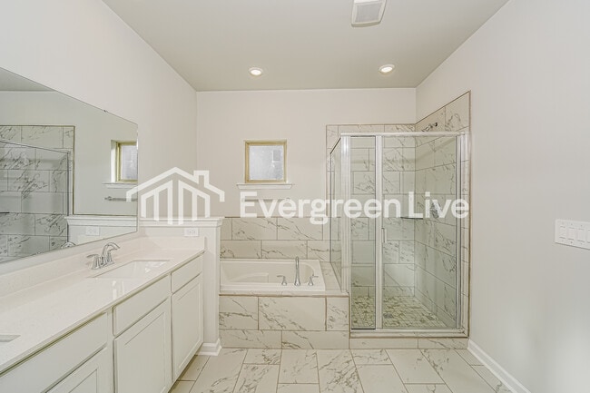 Building Photo - 301 Pond Spg Dr